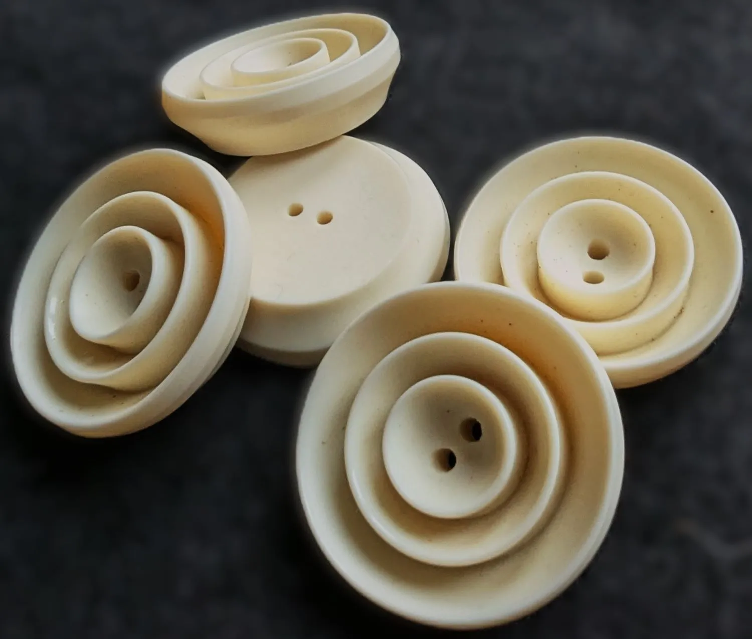 B0095 29mm Vintage Cream Very Chunky Celluloid 2 Hole Button